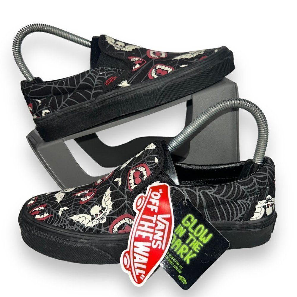 Vans Classic‎ Slip-on "Glow Frights" Black / White / Red Women's 6.5